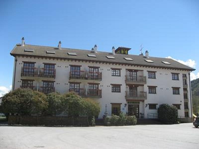 Hotel Anaya Puente La Reina de Jaca Eksteriør billede